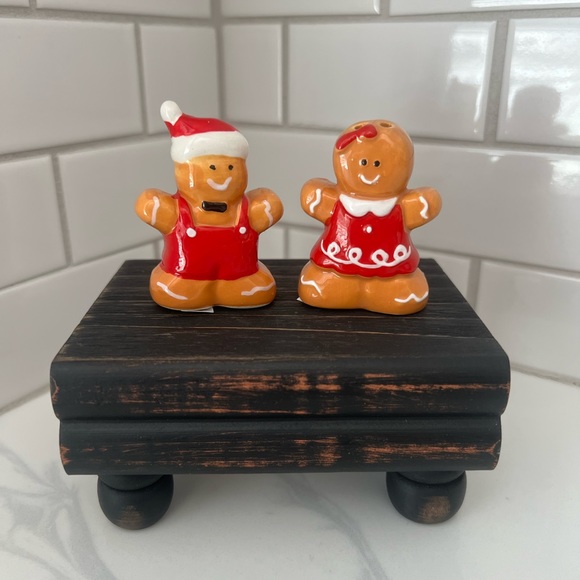 🎄Cute Gingerbread Salt & Pepper! - Picture 5 of 12